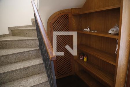 Casa à venda com 200m², 3 quartos e 3 vagasDepósito da escada