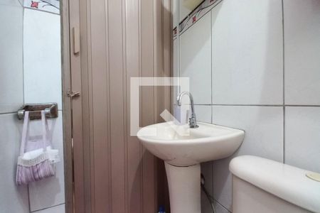 Casa à venda com 115m², 4 quartos e 1 vaga Casa à venda com 115m², 4 quartos e 1 vagaBanheiro da Suíte