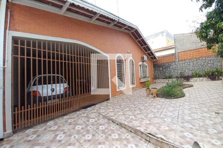 Casa à venda com 115m², 4 quartos e 1 vaga Casa à venda com 115m², 4 quartos e 1 vagaFachada