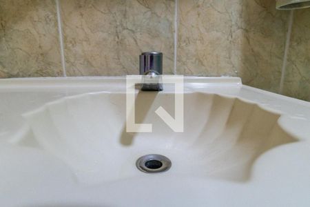 Casa à venda com 150m², 4 quartos e 2 vagasEdícula - Banheiro da Suite Detalhe