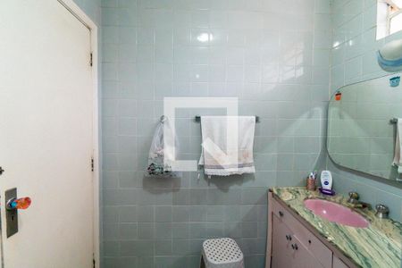 Casa à venda com 150m², 4 quartos e 2 vagasBanheiro