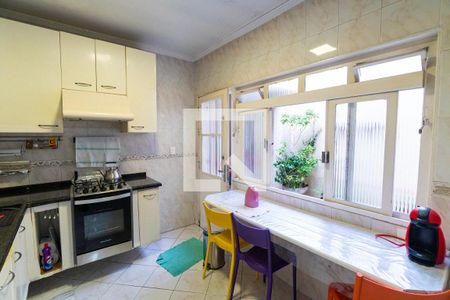 Casa à venda com 150m², 4 quartos e 2 vagasCozinha