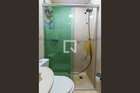 Casa à venda com 150m², 4 quartos e 2 vagasEdícula - Banheiro da Suite Detalhe