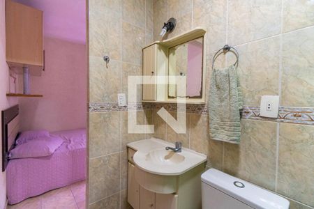 Casa à venda com 150m², 4 quartos e 2 vagasEdícula - Banheiro da Suite