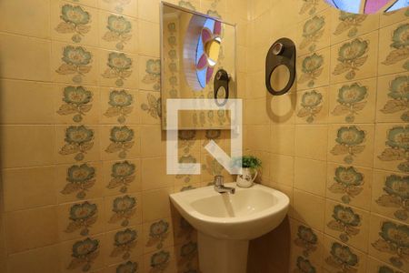 Casa à venda com 325m², 4 quartos e 6 vagasLavabo