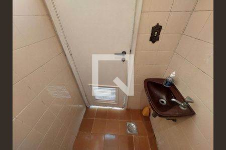 Apartamento à venda com 76m², 2 quartos e sem vagaBanheiro de serviço