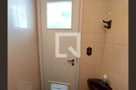 Apartamento à venda com 76m², 2 quartos e sem vagaBanheiro de serviço