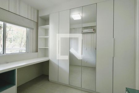 Apartamento à venda com 107m², 3 quartos e 2 vagas Apartamento à venda com 107m², 3 quartos e 2 vagasQuarto 2 - Armários