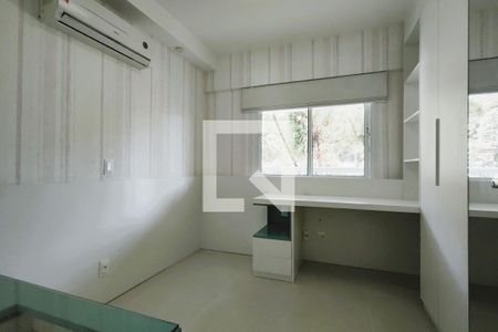 Apartamento à venda com 107m², 3 quartos e 2 vagas Apartamento à venda com 107m², 3 quartos e 2 vagasQuarto 2 - Armários