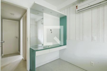 Apartamento à venda com 107m², 3 quartos e 2 vagas Apartamento à venda com 107m², 3 quartos e 2 vagasQuarto 2 - Armários