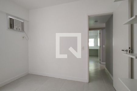 Apartamento à venda com 107m², 3 quartos e 2 vagas Apartamento à venda com 107m², 3 quartos e 2 vagasQuarto 3