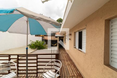 Casa à venda com 300m², 5 quartos e 10 vagas Casa à venda com 300m², 5 quartos e 10 vagasVaranda