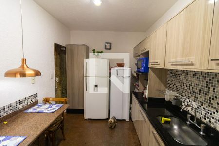 Casa à venda com 300m², 5 quartos e 10 vagas Casa à venda com 300m², 5 quartos e 10 vagasCozinha