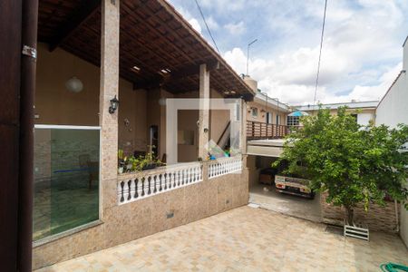 Casa à venda com 300m², 5 quartos e 10 vagas Casa à venda com 300m², 5 quartos e 10 vagasGaragem