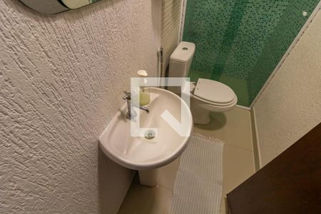 Casa à venda com 300m², 5 quartos e 10 vagas Casa à venda com 300m², 5 quartos e 10 vagasBanheiro 1