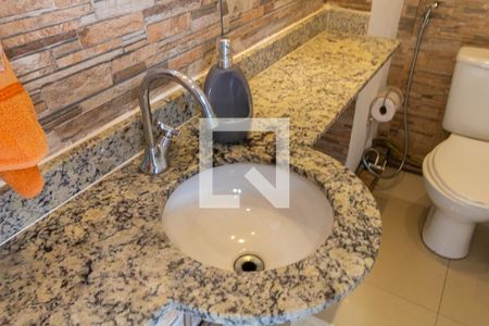 Casa à venda com 300m², 5 quartos e 10 vagas Casa à venda com 300m², 5 quartos e 10 vagasLavabo