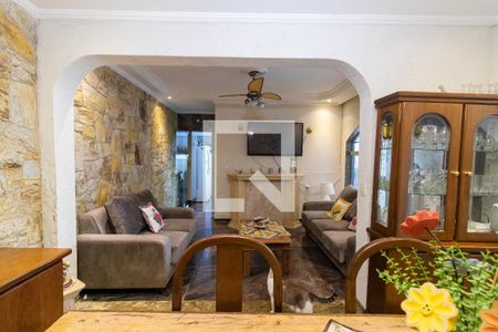 Sala de TV de casa à venda com 5 quartos, 300m² em Burgo Paulista, São Paulo