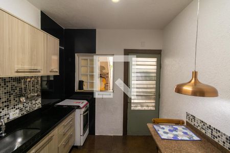 Casa à venda com 300m², 5 quartos e 10 vagas Casa à venda com 300m², 5 quartos e 10 vagasCozinha