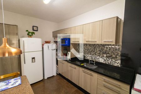 Casa à venda com 300m², 5 quartos e 10 vagas Casa à venda com 300m², 5 quartos e 10 vagasCozinha