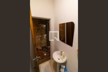 Casa à venda com 300m², 5 quartos e 10 vagas Casa à venda com 300m², 5 quartos e 10 vagasBanheiro 1