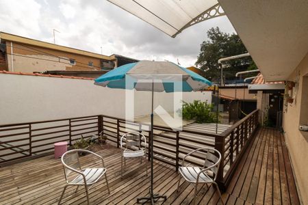 Casa à venda com 300m², 5 quartos e 10 vagas Casa à venda com 300m², 5 quartos e 10 vagasVaranda