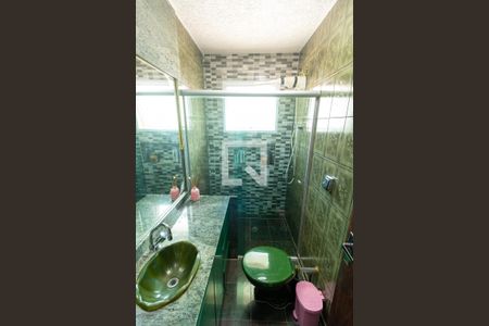 Casa à venda com 300m², 5 quartos e 10 vagas Casa à venda com 300m², 5 quartos e 10 vagasBanheiro 2