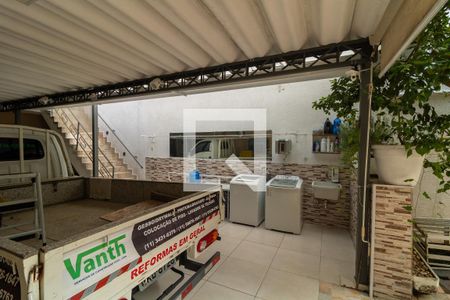 Casa à venda com 300m², 5 quartos e 10 vagas Casa à venda com 300m², 5 quartos e 10 vagasÁrea de Serviço