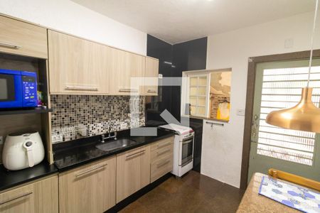 Casa à venda com 300m², 5 quartos e 10 vagas Casa à venda com 300m², 5 quartos e 10 vagasCozinha