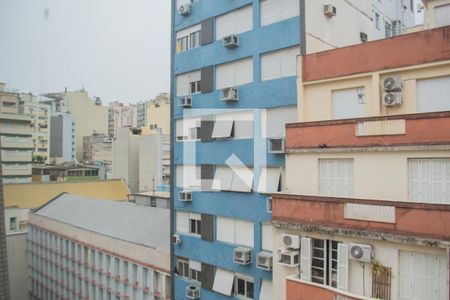 Vista da sala e quarto  de kitnet/studio à venda com 1 quarto, 35m² em Centro Histórico, Porto Alegre