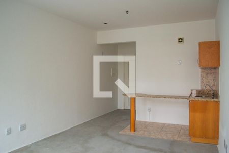 Sala e quarto  de kitnet/studio à venda com 1 quarto, 35m² em Centro Histórico, Porto Alegre