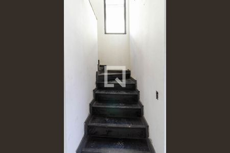 Escada de casa de condomínio à venda com 4 quartos, 123m² em Ouro Preto, Belo Horizonte