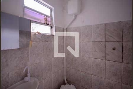 Casa para alugar com 42m², 1 quarto e sem vagaBanheiro 