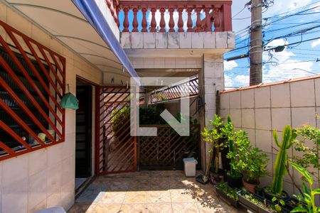 Quintal de casa à venda com 3 quartos, 170m² em Jardim Independência, São Paulo