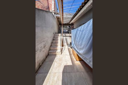 Casa à venda com 180m², 4 quartos e 2 vagas Casa à venda com 180m², 4 quartos e 2 vagasQuintal