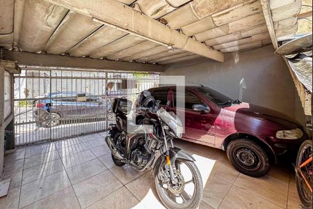 Casa à venda com 180m², 4 quartos e 2 vagas Casa à venda com 180m², 4 quartos e 2 vagasGaragem