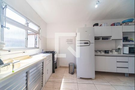 Casa à venda com 180m², 4 quartos e 2 vagas Casa à venda com 180m², 4 quartos e 2 vagasCozinha