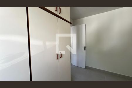 Quarto 1 de apartamento para alugar com 3 quartos, 53m² em Campo Comprido, Curitiba