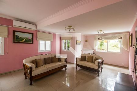 Sala de TV de casa de condomínio para alugar com 4 quartos, 390m² em Nova Higienópolis, Barueri