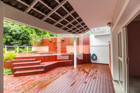 Varanda de casa de condomínio para alugar com 4 quartos, 390m² em Nova Higienópolis, Barueri