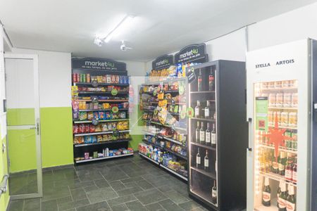 Apartamento para alugar com 37m², 1 quarto e 1 vagamercado