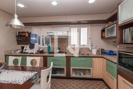 Casa para alugar com 328m², 5 quartos e 5 vagas Casa para alugar com 328m², 5 quartos e 5 vagasCozinha