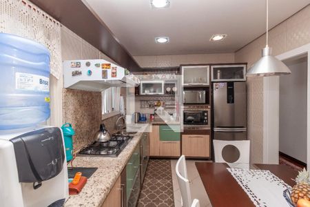 Casa para alugar com 328m², 5 quartos e 5 vagas Casa para alugar com 328m², 5 quartos e 5 vagasCozinha