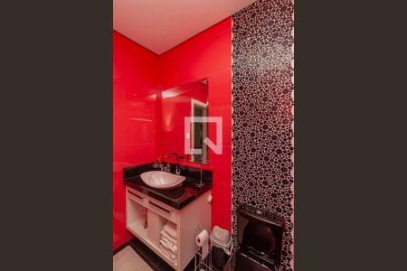 Casa para alugar com 328m², 5 quartos e 5 vagas Casa para alugar com 328m², 5 quartos e 5 vagasBanheiro Social