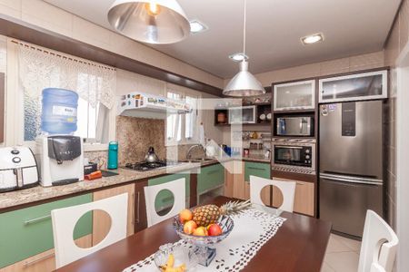 Casa para alugar com 328m², 5 quartos e 5 vagas Casa para alugar com 328m², 5 quartos e 5 vagasCozinha