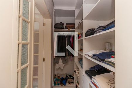 Casa para alugar com 328m², 5 quartos e 5 vagas Casa para alugar com 328m², 5 quartos e 5 vagasCloset da suíte