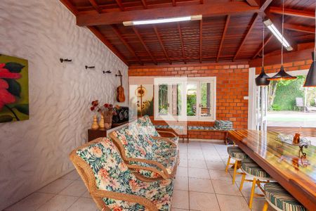 Casa para alugar com 328m², 5 quartos e 5 vagas Casa para alugar com 328m², 5 quartos e 5 vagasÁrea comum - Salão de festas