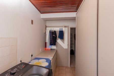 Casa para alugar com 328m², 5 quartos e 5 vagas Casa para alugar com 328m², 5 quartos e 5 vagasLavanderia