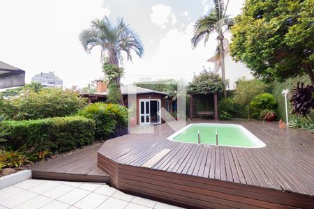 Casa para alugar com 328m², 5 quartos e 5 vagas Casa para alugar com 328m², 5 quartos e 5 vagasÁrea externa