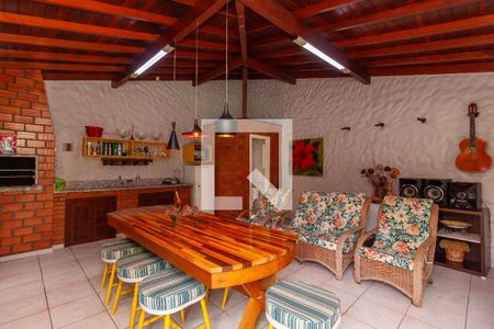 Casa para alugar com 328m², 5 quartos e 5 vagas Casa para alugar com 328m², 5 quartos e 5 vagasÁrea comum - Salão de festas