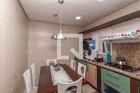 Casa para alugar com 328m², 5 quartos e 5 vagas Casa para alugar com 328m², 5 quartos e 5 vagasCozinha